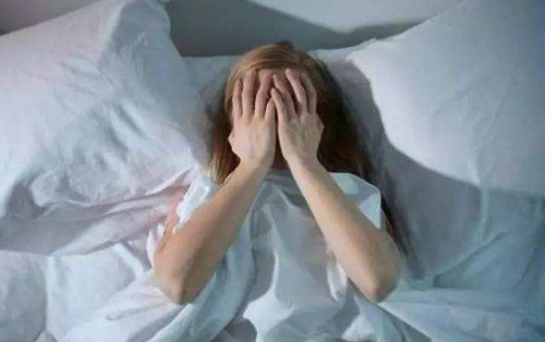 嚴(yán)重失眠怎么辦？心諾即眠睡眠儀讓你一覺(jué)到天明