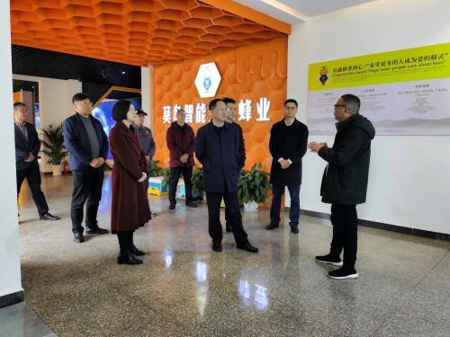 堅(jiān)守初心做事業(yè)，為甜蜜生活而奮斗