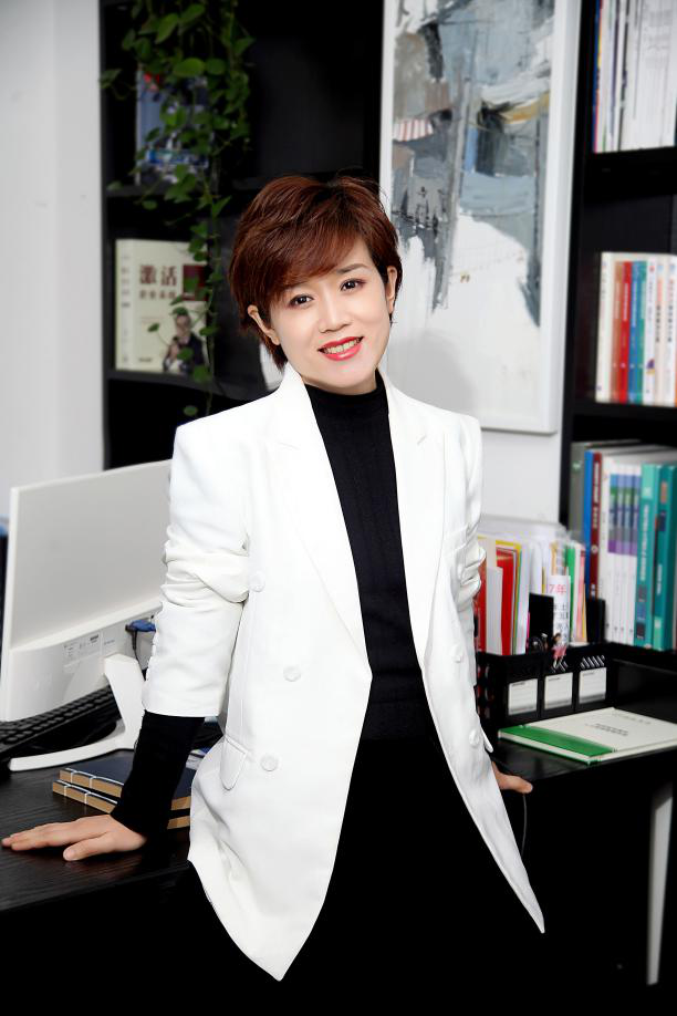 從美女設(shè)計師到年輕有為颯老板 東北“老妹兒”李曉坤的生意經(jīng)