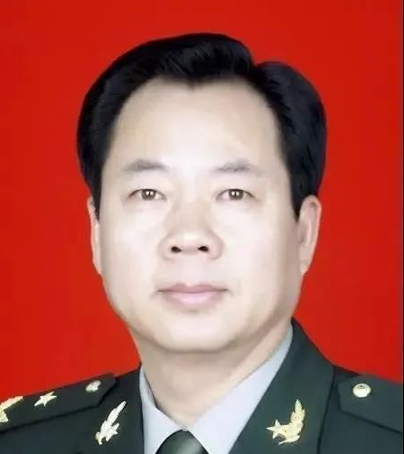 魂似琥珀情如詩 ——讀尹武平同志散文有感