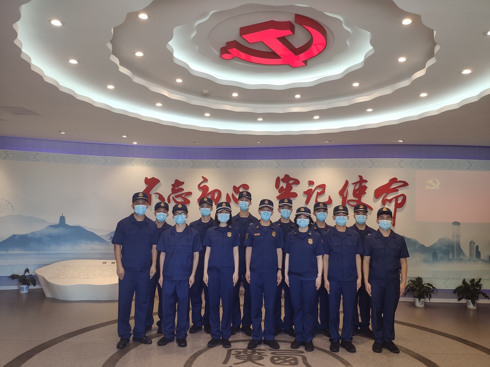 柳州市城中區(qū)消防救援大隊(duì)開展“堅(jiān)守火熱初心，擔(dān)當(dāng)神圣使命”主題黨日活動