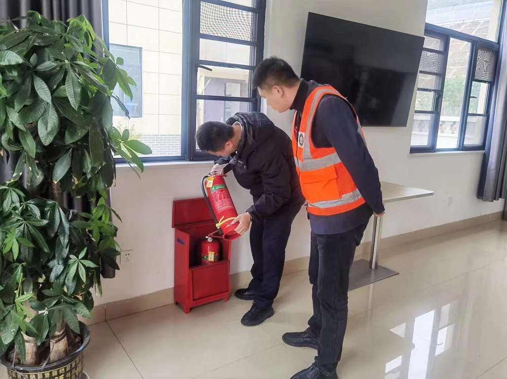 消防安全始于“心”，防患未然始于“行”—江西交投集團(tuán)信豐西收費(fèi)所“三抓三促”開展消防宣傳月系列活動(dòng)