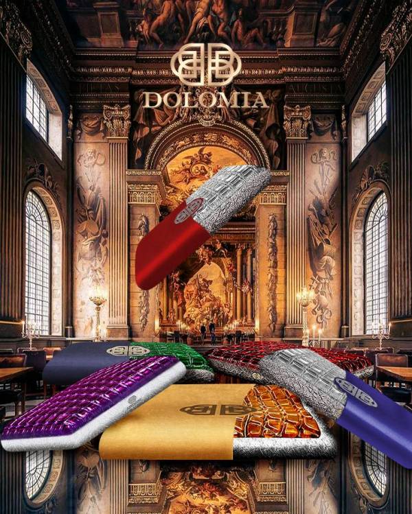 定位高端的枕壇翹楚DOLOMIA，無可比擬的華麗與精致，被視作睡眠界的藝術瑰寶